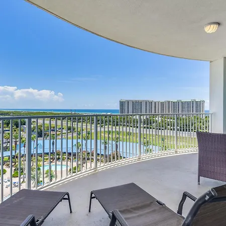 Destin Resort Getaway With Pool And Beach Shuttle!
